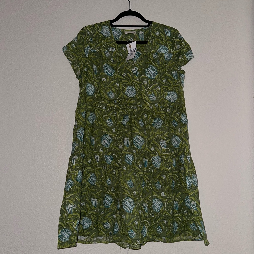 Fitzroy & Willow Island Time dress Small NWT